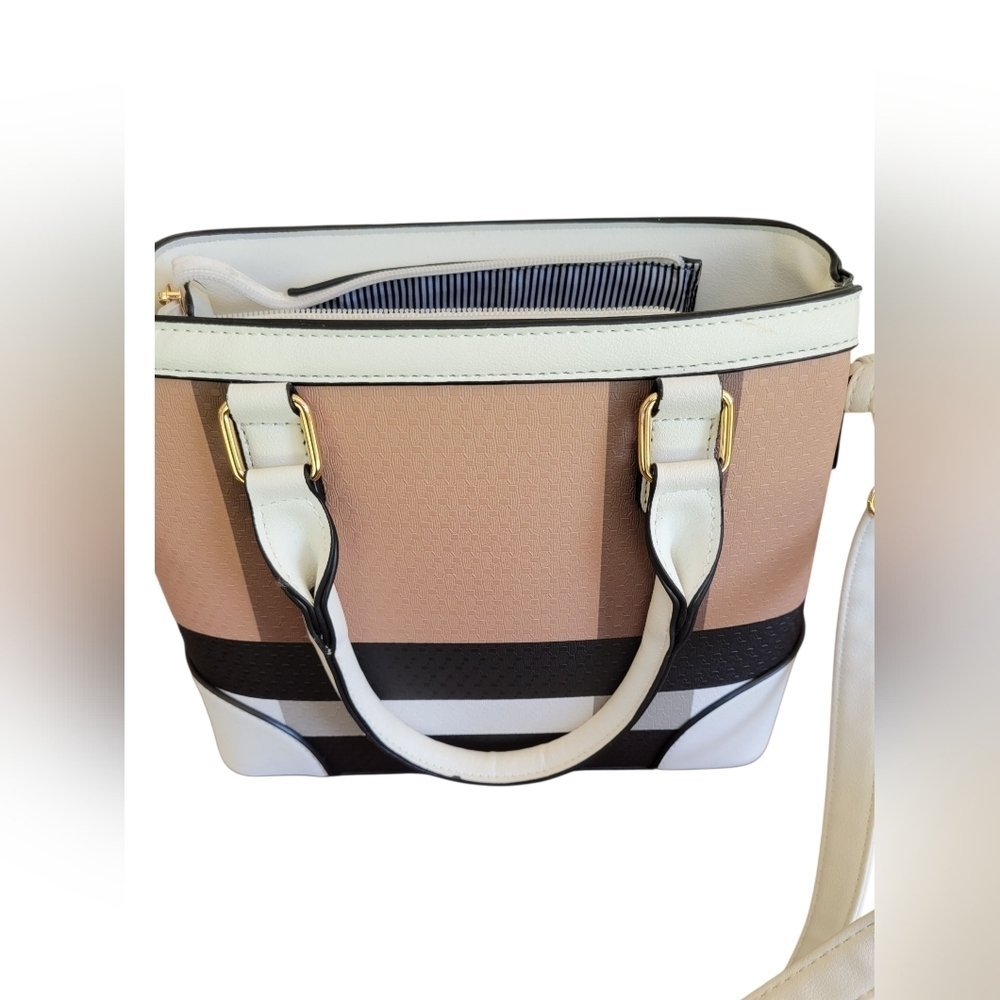 Elegant Tan and Black Women's Handbag - Picture 2 of 10